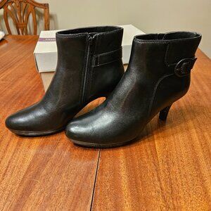 Clarks Black Leather Tempt Althea Ankle Boots, Size 8.5  New in Box